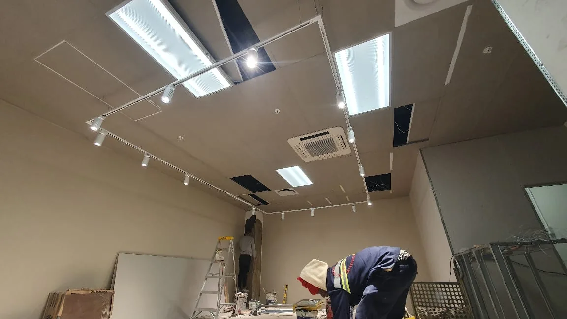 Ceiling light installation
