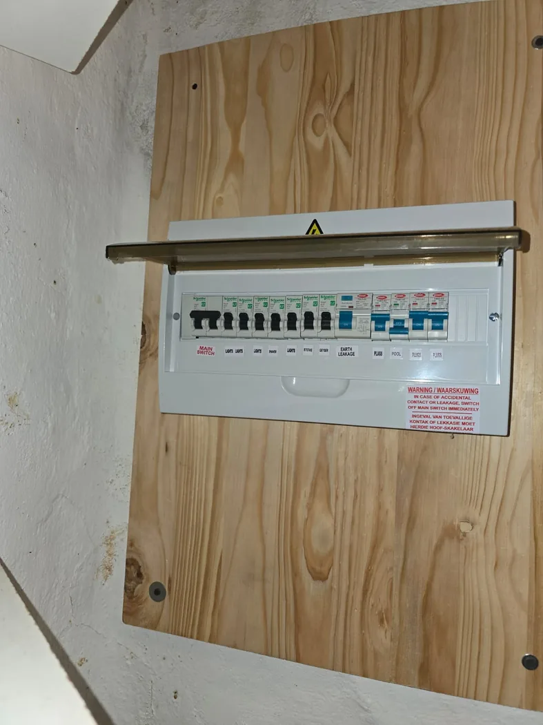 Electrical distribution board
